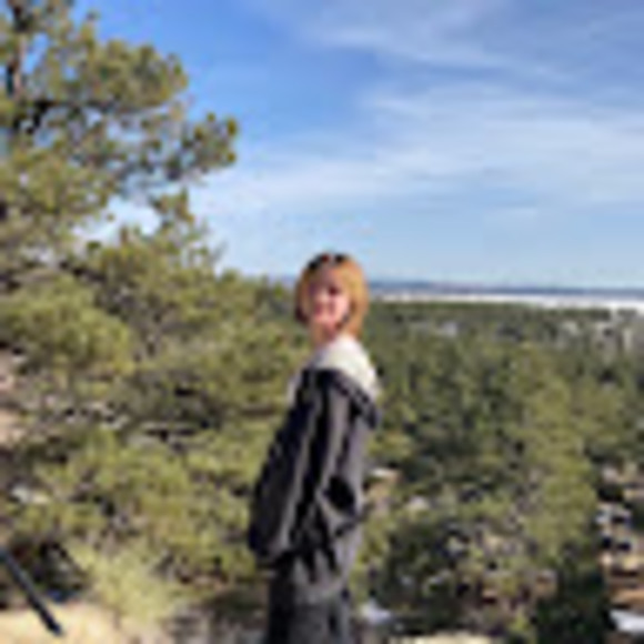 Meet your Posher, Alivia - Picture 1 of 1